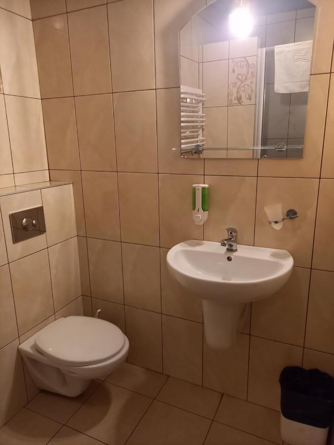 Dworek Staropolski Poznań Extérieur photo