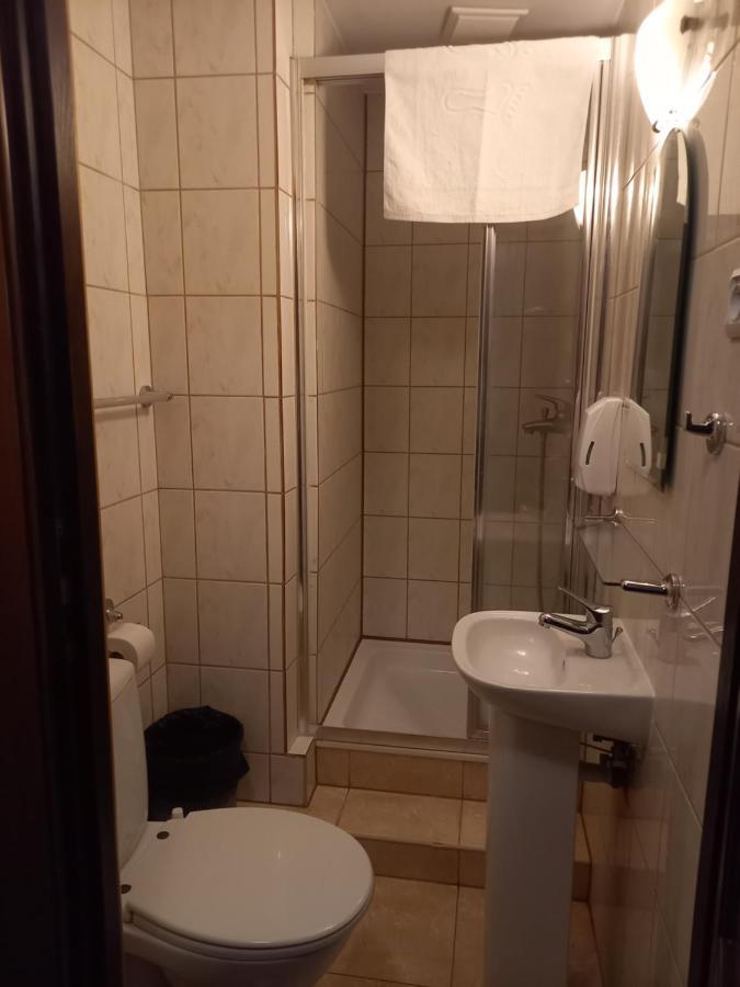 Dworek Staropolski Poznań Extérieur photo