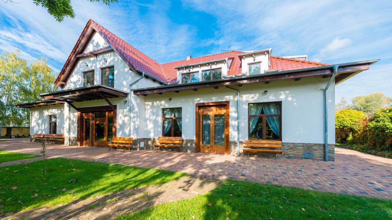 Dworek Staropolski Poznań Extérieur photo