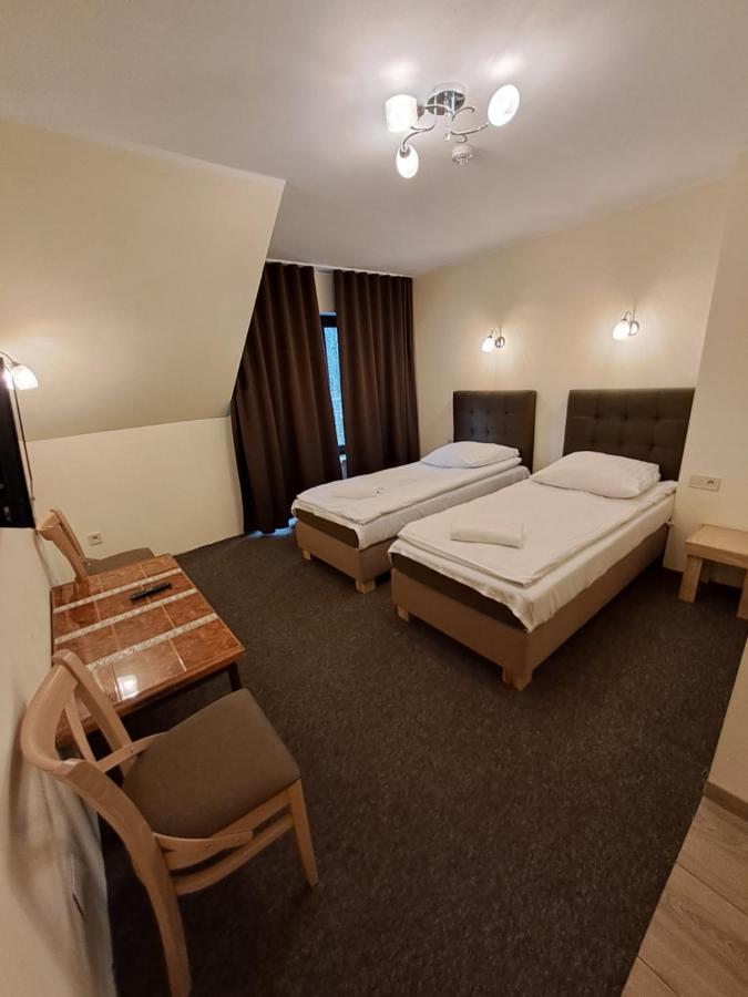 Dworek Staropolski Poznań Extérieur photo