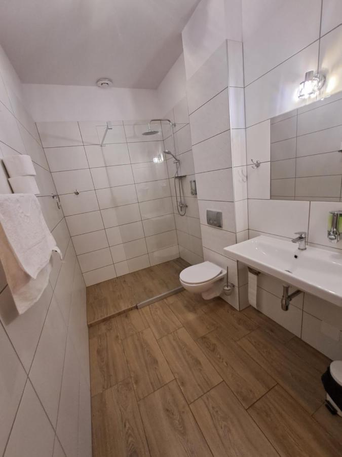 Dworek Staropolski Poznań Extérieur photo