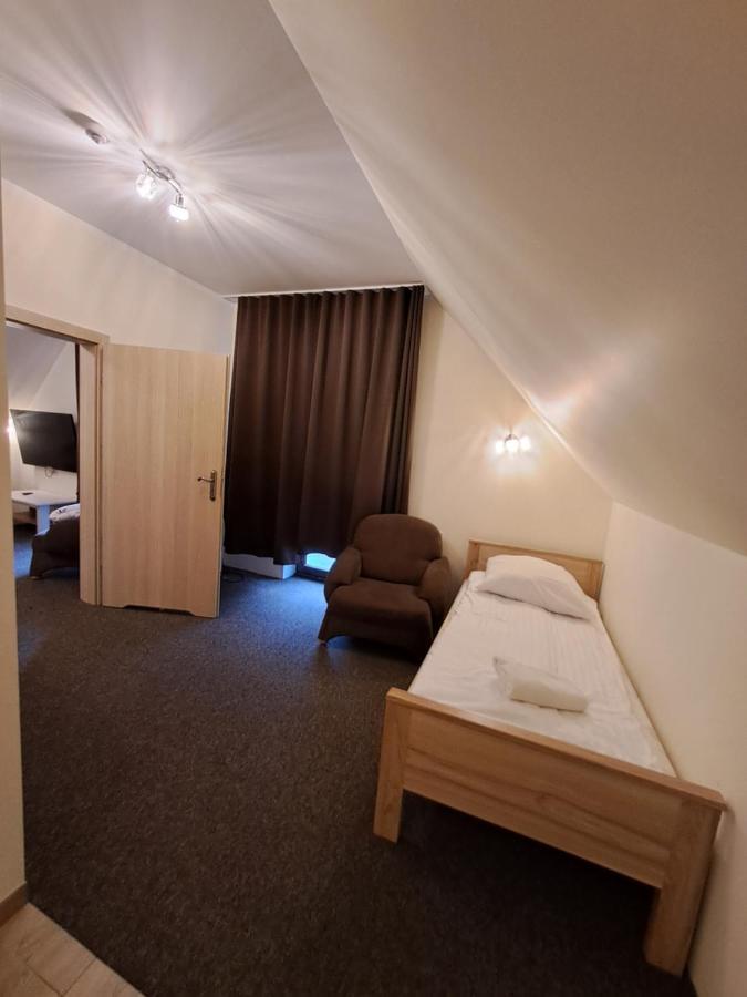 Dworek Staropolski Poznań Extérieur photo