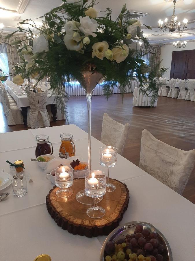 Dworek Staropolski Poznań Extérieur photo